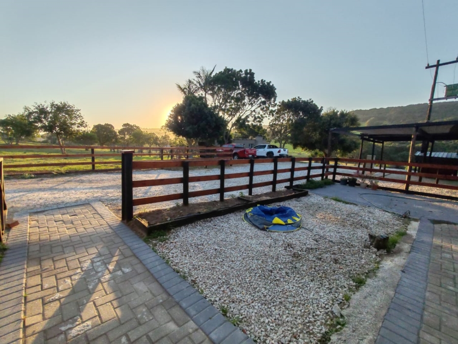Commercial Property for Sale in Colleen Glen Eastern Cape